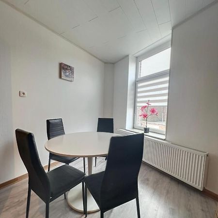 Charbonnel 1 B Charleroi-Airport Apartment Екстериор снимка