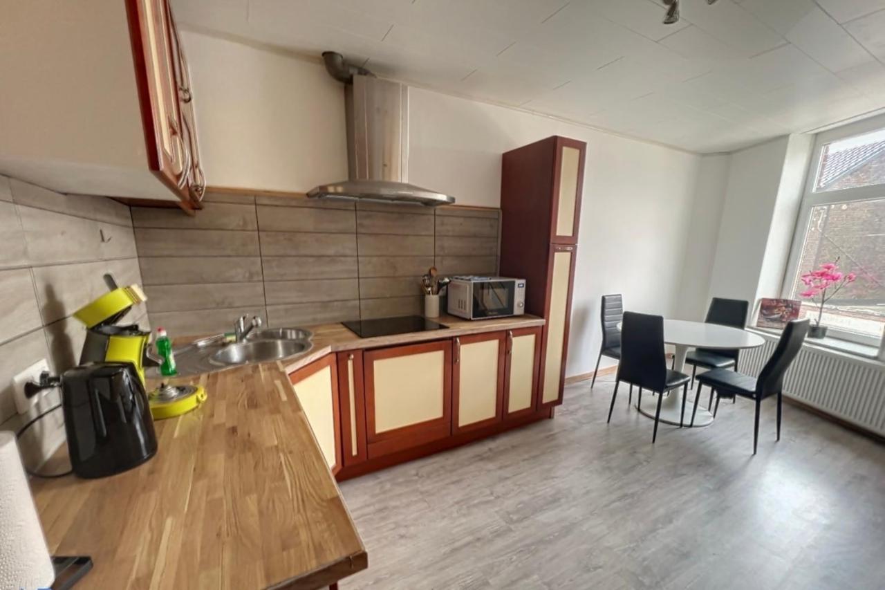 Charbonnel 1 B Charleroi-Airport Apartment Екстериор снимка