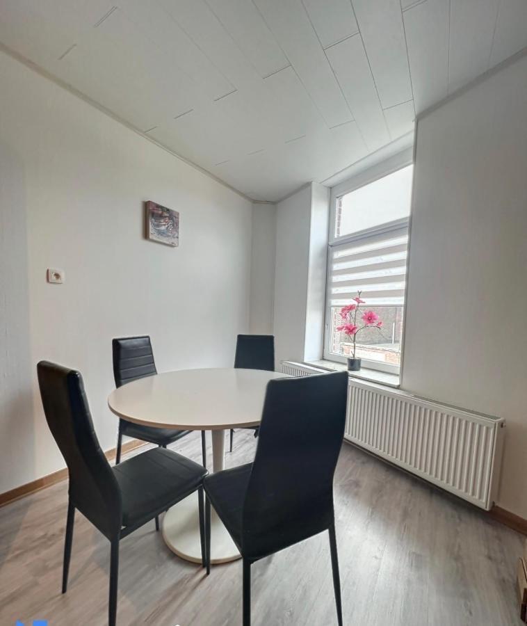 Charbonnel 1 B Charleroi-Airport Apartment Екстериор снимка